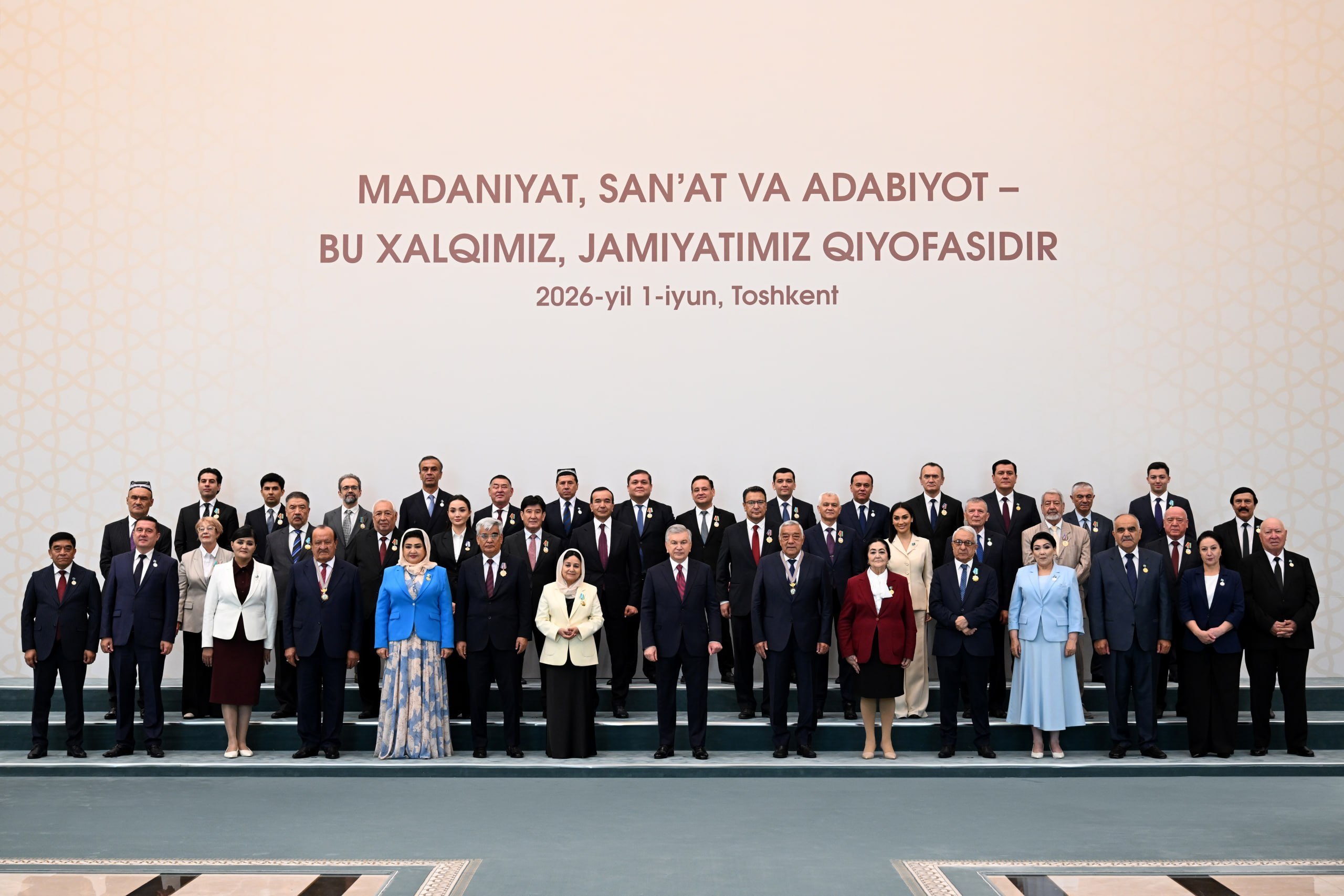 Президент маданият ва санъат фидойиларини тақдирлади: 24 нафар ижодкор вафотидан сўнг мукофотланди